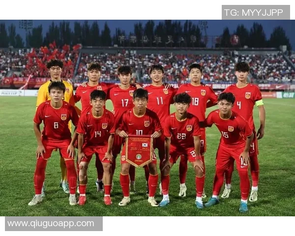 中国血统的国际足球明星们在绿茵场上的精彩表现与成就揭秘